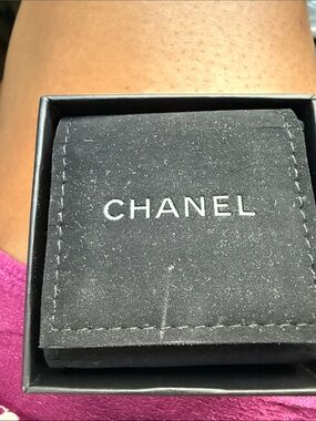 CHANEL pearl earrings
